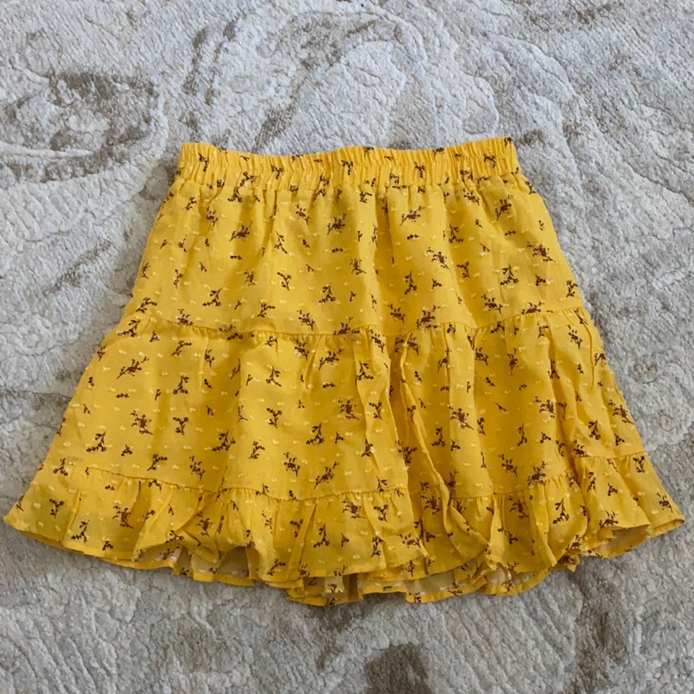 Forever 21 Yellow Floral Mini Skirt